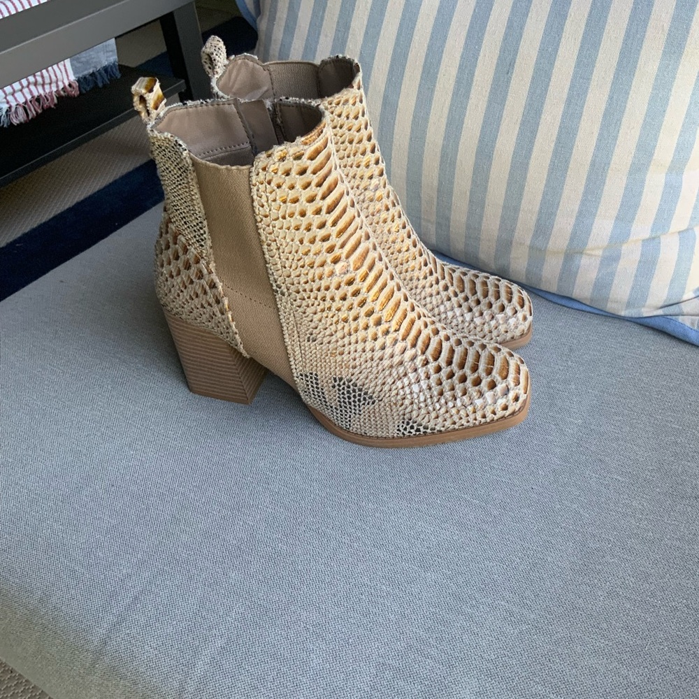Pierre Dumas Beige and Brown Ankle Booties